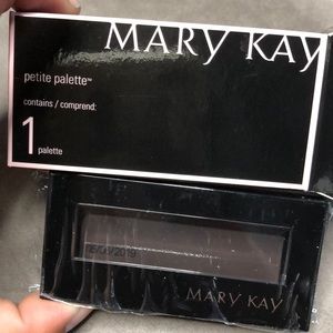 Petite palette BRAND NEW